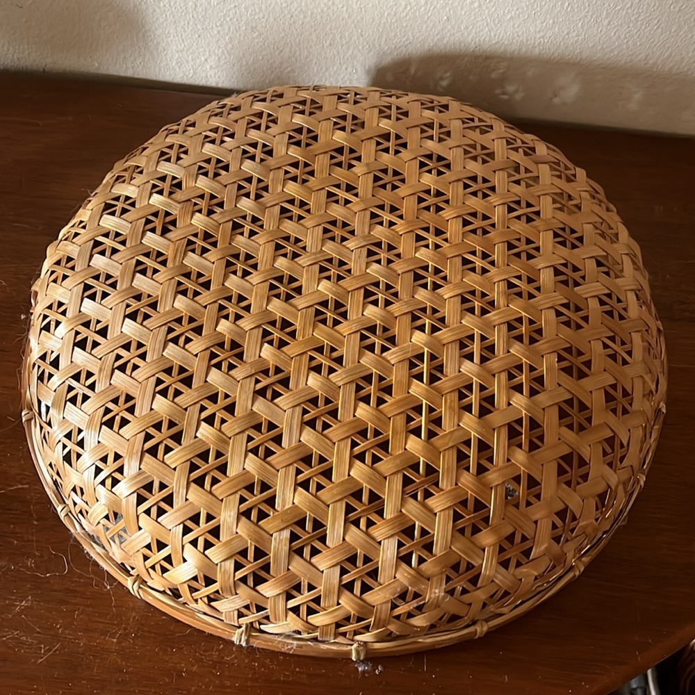 Beautiful basket - Picture 2 of 5
